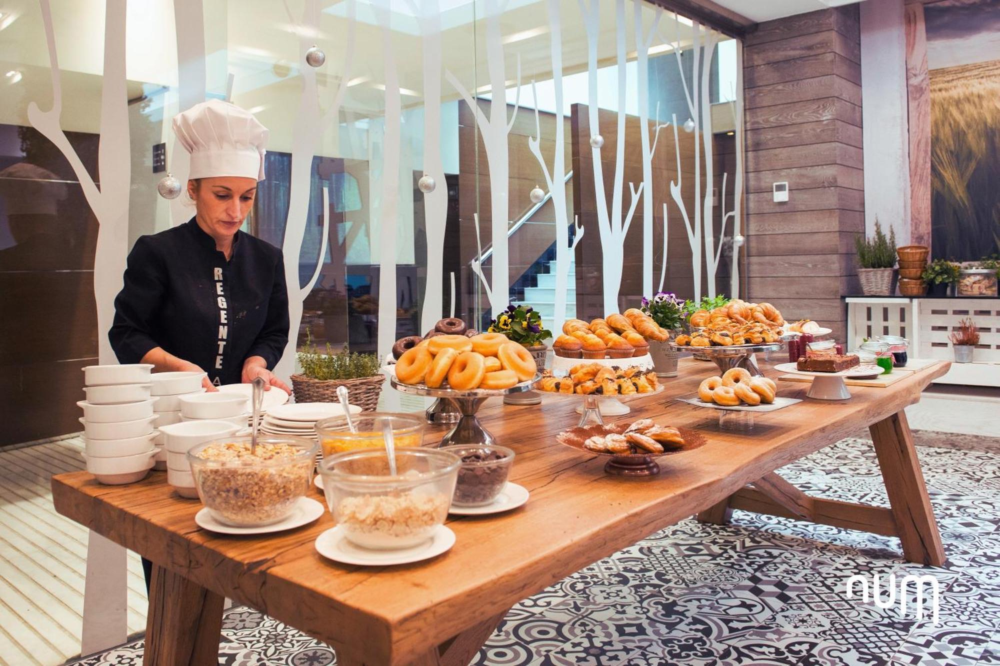 Num Hotel 4*