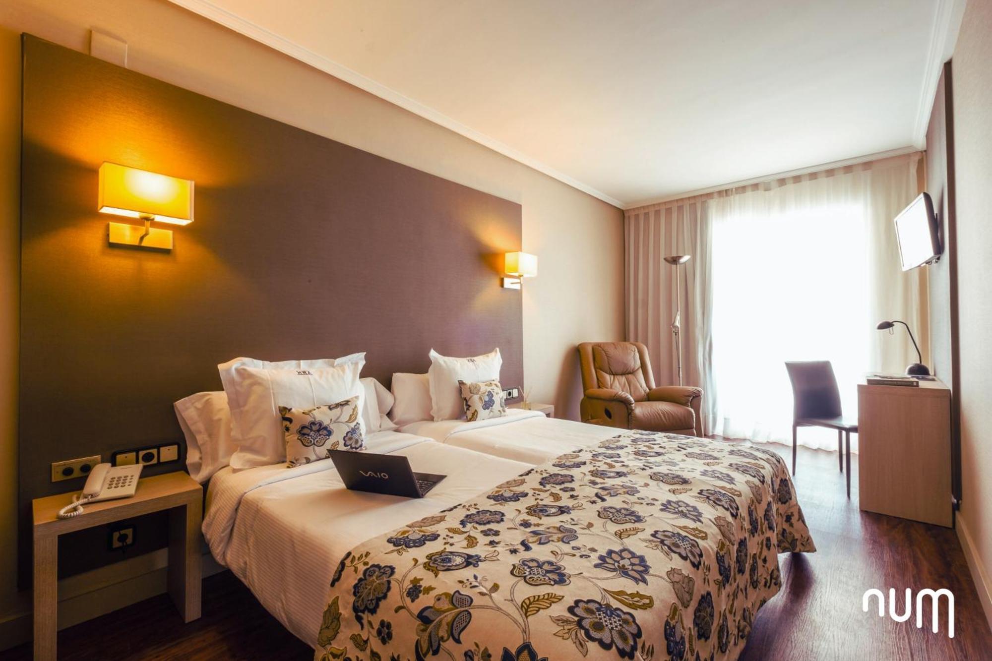 Num Hotel 4*