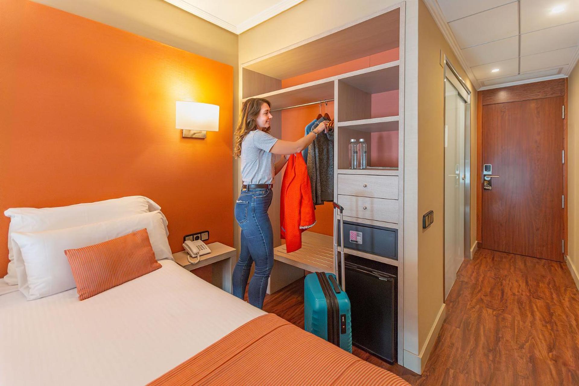 Num Hotel
